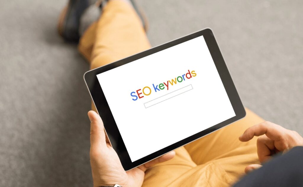 אופטימיזציית חיפוש מודרנית: SEO ו-AEO לגוגל ולעולם הבינה המלאכותית